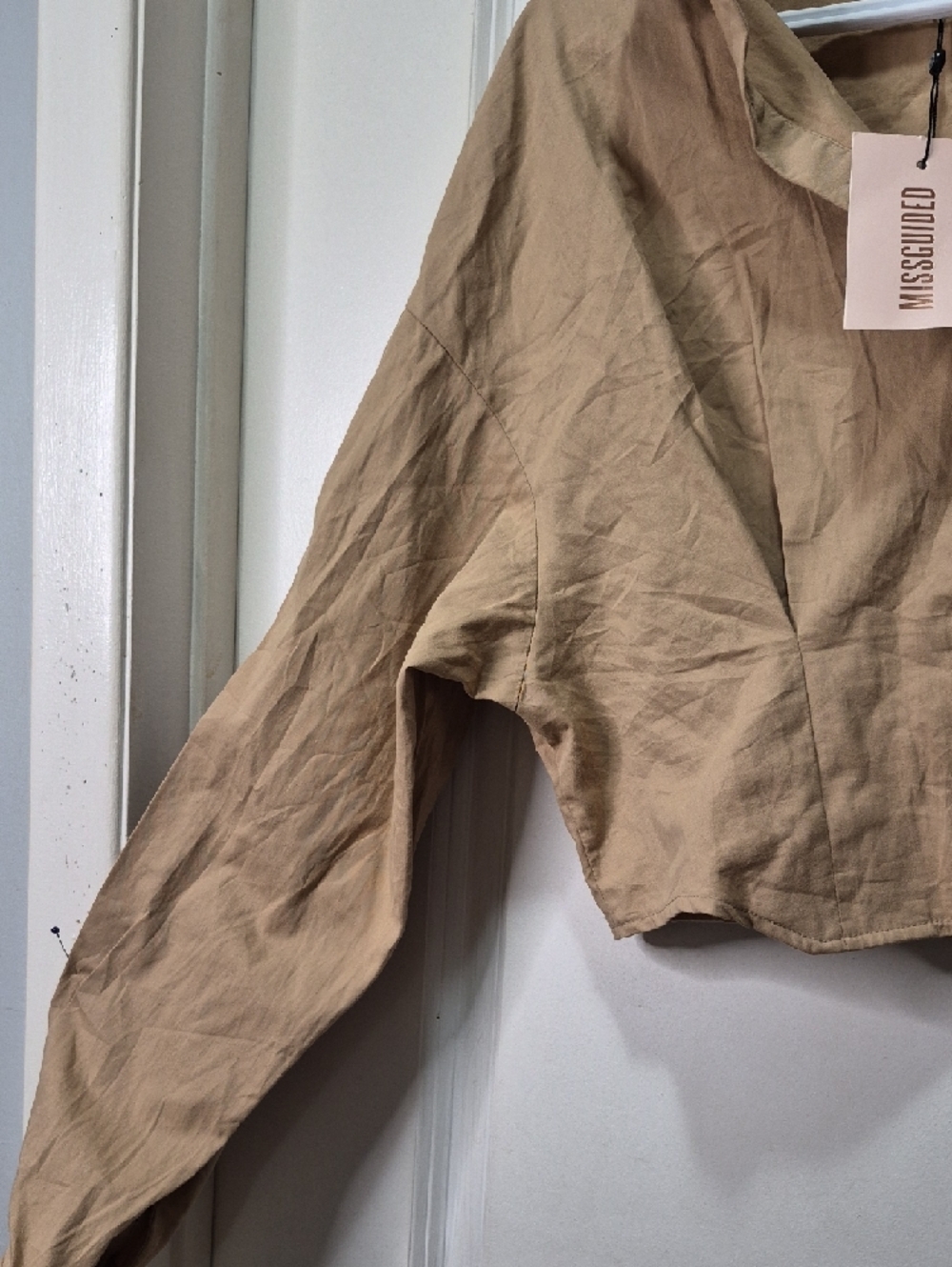 Missguided Beige Cropped Button-Up Shirt - Picture 4 of 7